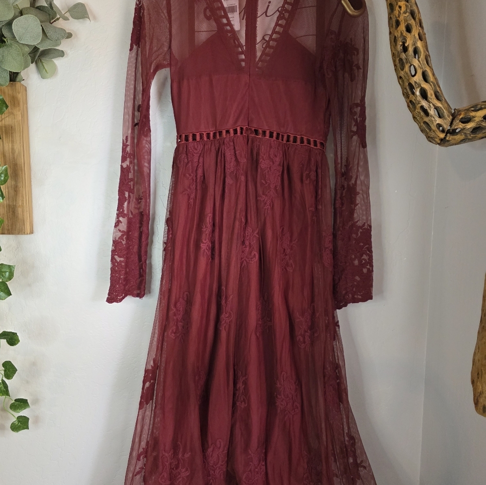 NEW Bohme Elegant Burgundy Lace Maxi Dress Size Small - Picture 5 of 12